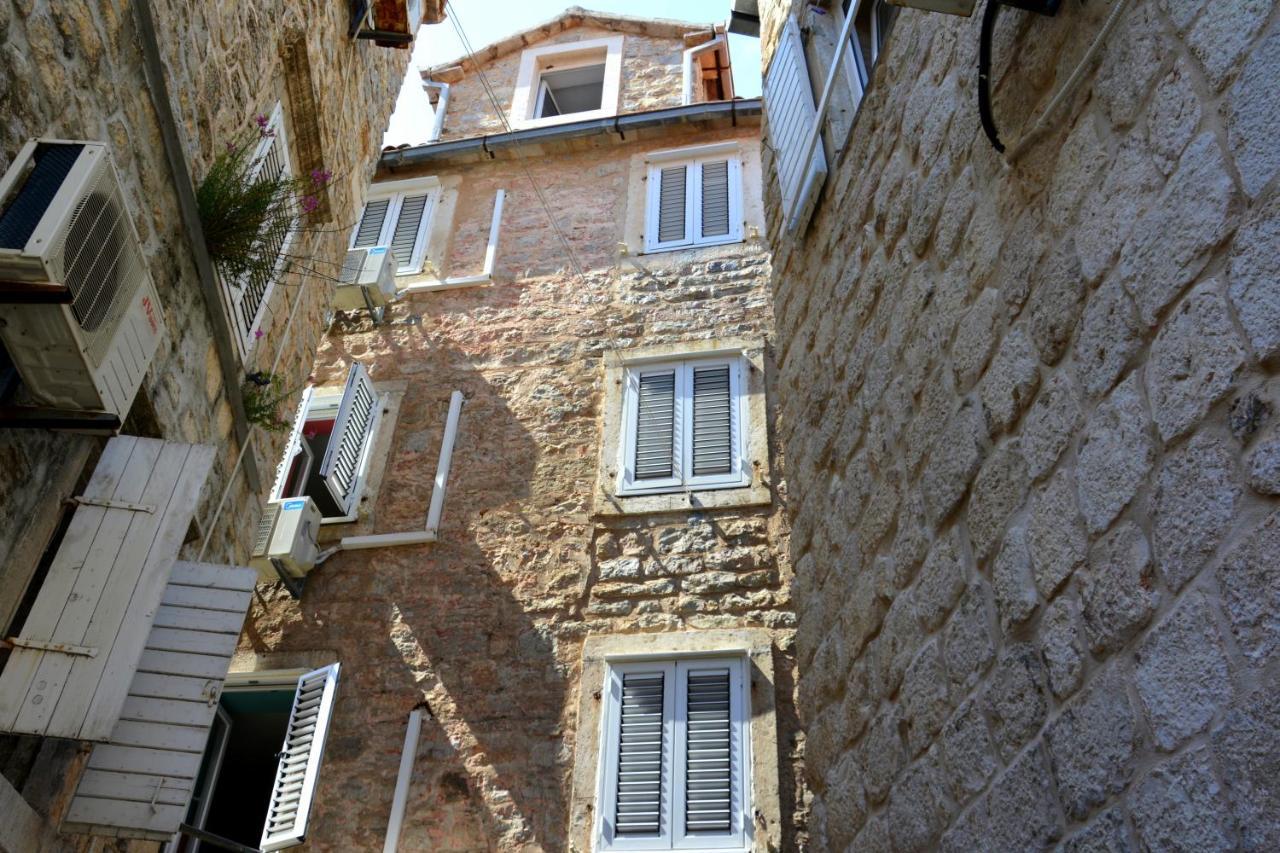 Montenegro Hostel B&B Budva Exterior foto