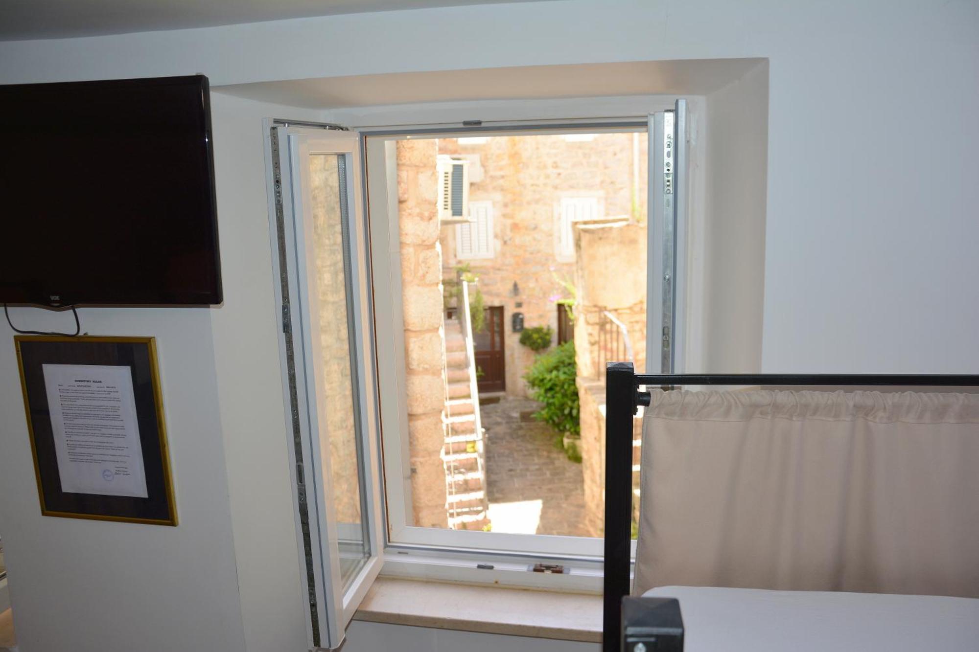 Montenegro Hostel B&B Budva Exterior foto