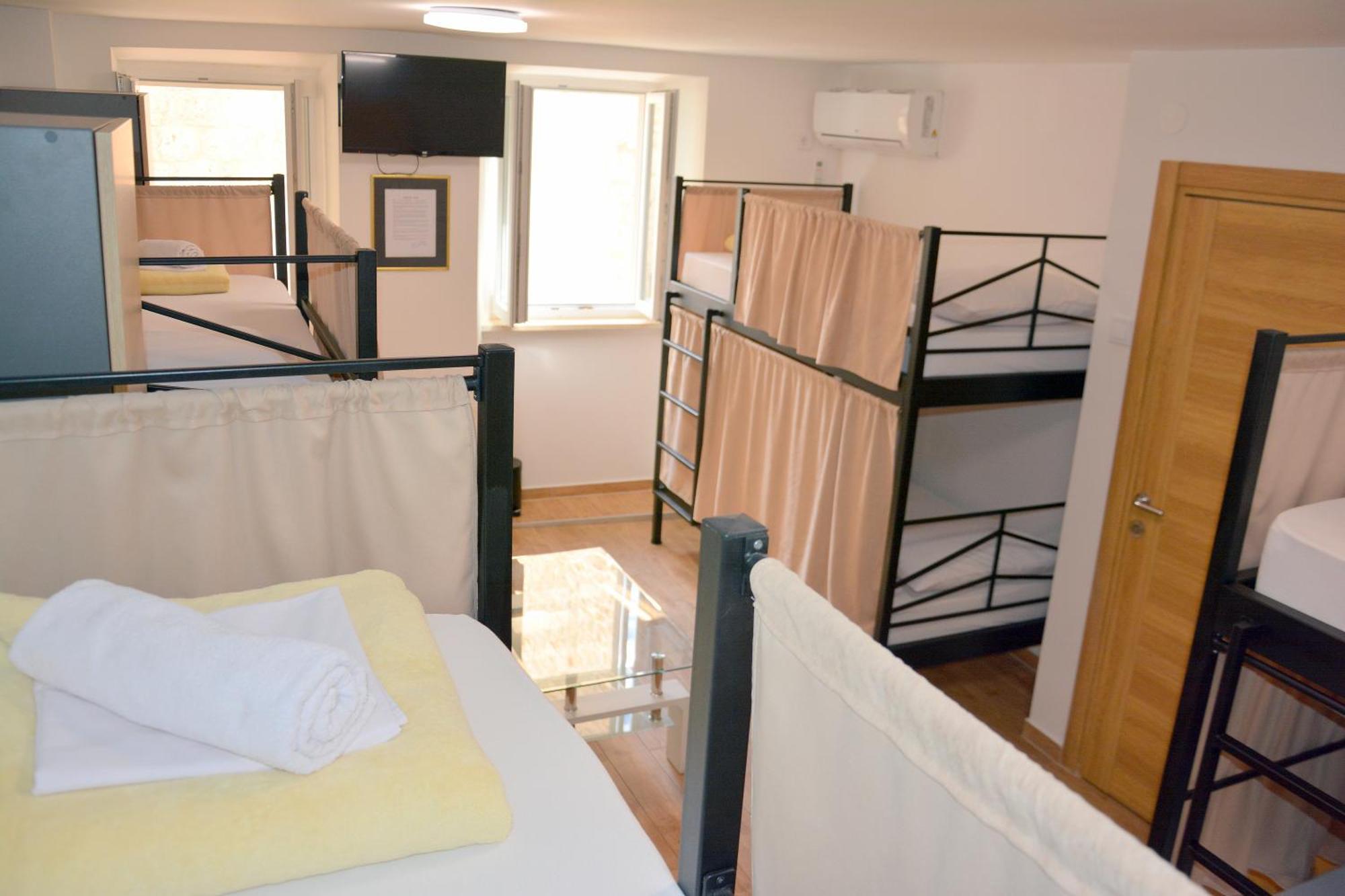 Montenegro Hostel B&B Budva Exterior foto